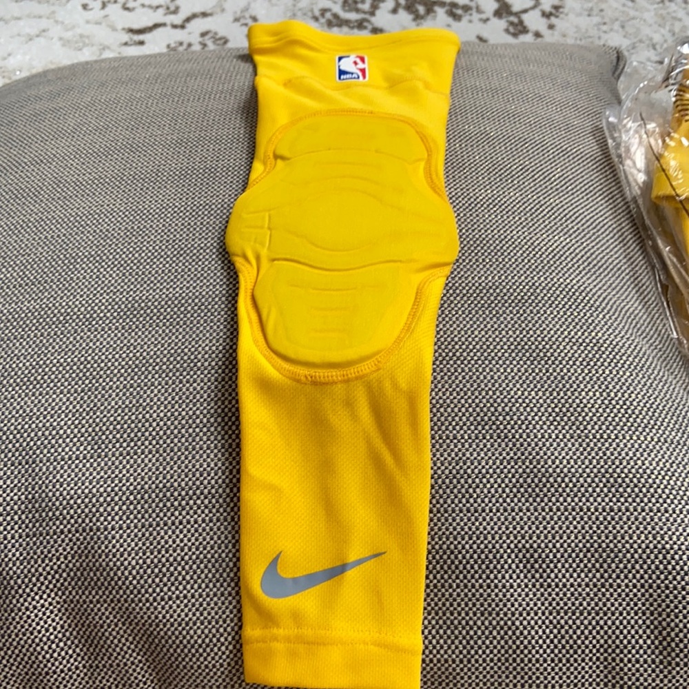 Nike arm sleeves